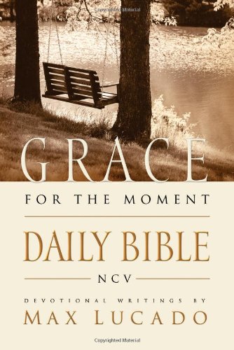 Imagen de archivo de Grace for the Moment Daily Bible-NCV a la venta por ThriftBooks-Atlanta