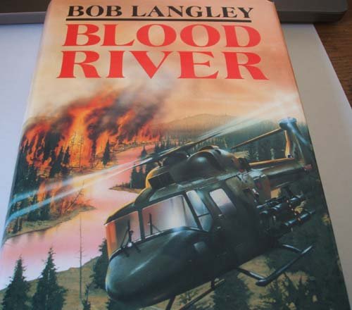 Imagen de archivo de Blood River a la venta por Goldstone Books