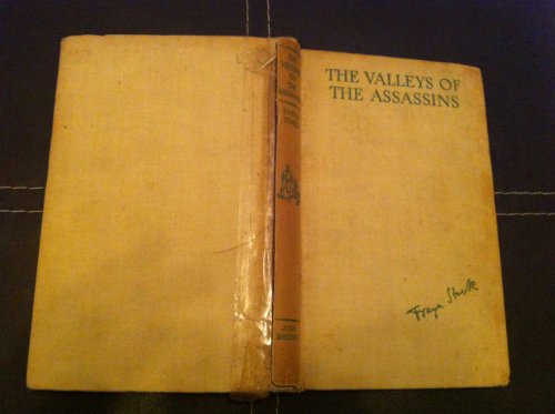 9780719524295: The Valleys of the Assassins [Idioma Ingls]