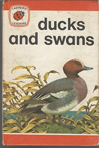 Imagen de archivo de Ducks And Swans (Ladybird leaders) a la venta por WorldofBooks