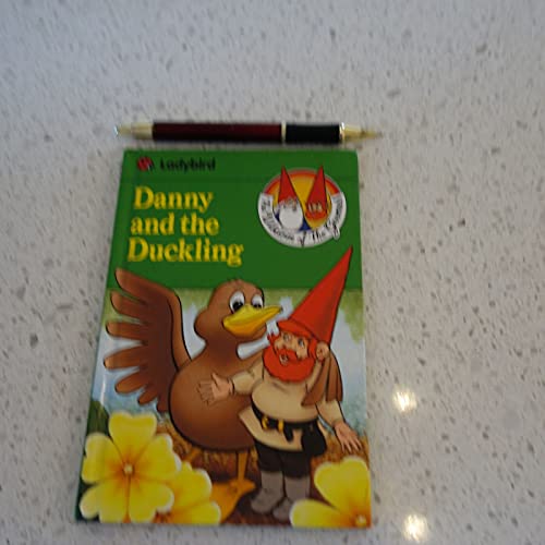 Imagen de archivo de Danny And the Duckling: Danny and the Ducklings (The Wisdom of the gnomes) a la venta por Goldstone Books
