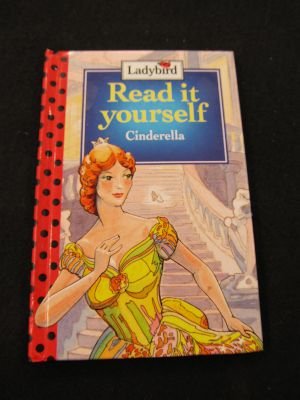 Beispielbild fr Cinderella (Ladybird Read It Yourself. Level 3) zum Verkauf von AwesomeBooks