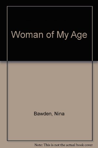 9780722114902: Woman of My Age