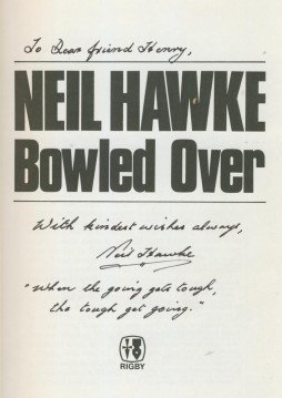 Bowled over (9780727017550) by Hawke, Neil