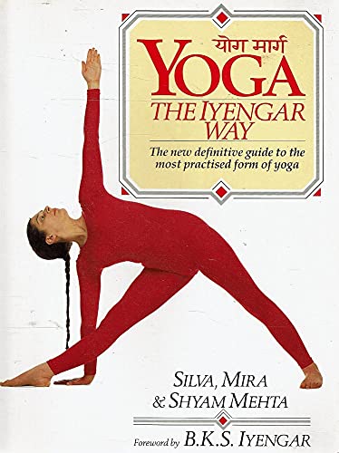 Beispielbild fr Yoga The Iyengar Way zum Verkauf von ThriftBooks-Dallas