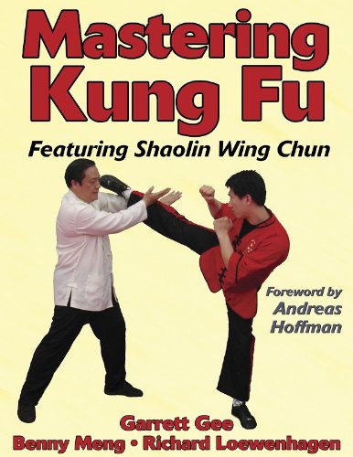 Beispielbild fr Mastering Kung Fu zum Verkauf von ThriftBooks-Dallas