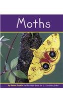 9780736808521: Moths (Pebble Books)