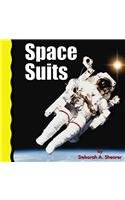 Beispielbild fr Space Suits zum Verkauf von Better World Books