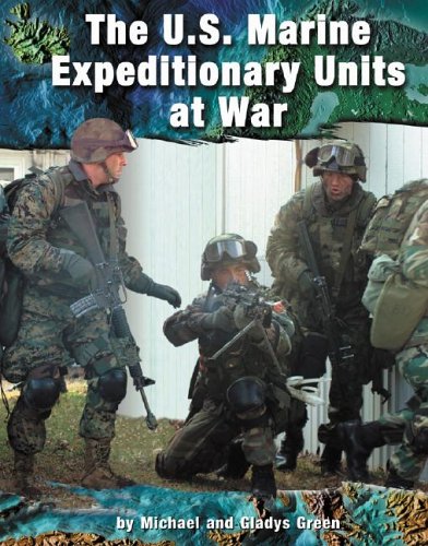 9780736821575: The U.S. Marine Expeditionary Units at War (On the Front Lines)