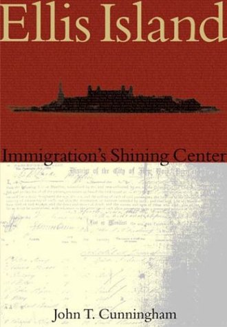 9780738524283: Ellis Island:: Immigration's Shining Center (Making of America)