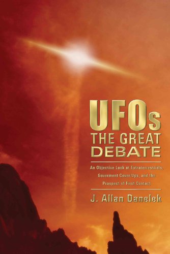 Beispielbild fr UFOs: The Great Debate: An Objective Look at Extraterrestrials, Government Cover-ups, and the Prospect of First Contact zum Verkauf von WorldofBooks