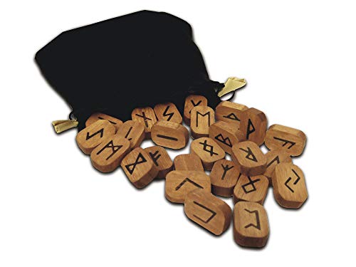 9780738713960: Wooden Runes