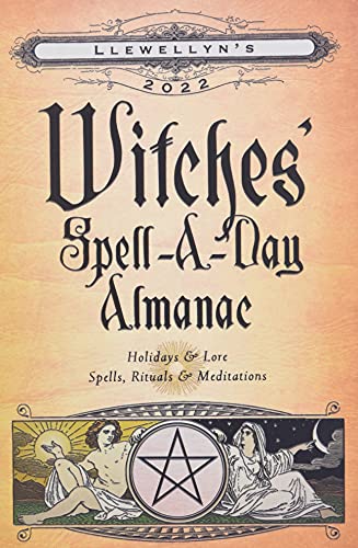 Beispielbild fr Llewellyn's 2022 Witches' Spell-A-Day Almanac zum Verkauf von ZBK Books