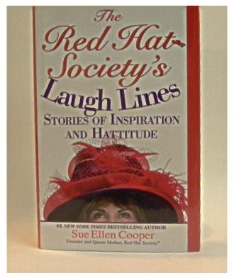 Imagen de archivo de The Red Hat Society's Laugh Lines a la venta por ThriftBooks-Dallas