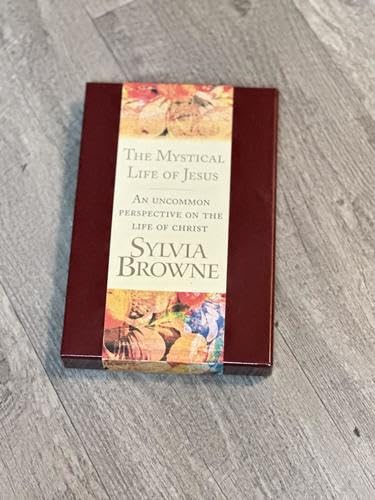 The Mystical Life of Jesus: An Uncommon Perspective (Large Print) (9780739476543) by Sylvia Browne