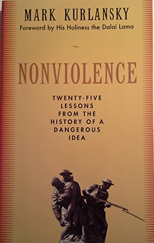 9780739481431: Non-Violence: The History of a Dangerous Idea