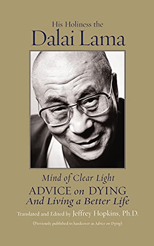 Imagen de archivo de Mind of Clear Light: Advice on Living Well and Dying Consciously a la venta por Revaluation Books