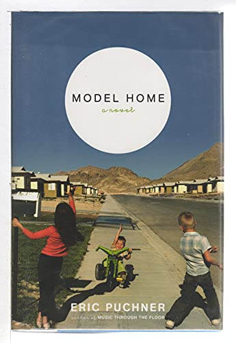 Imagen de archivo de Model Home a la venta por Better World Books