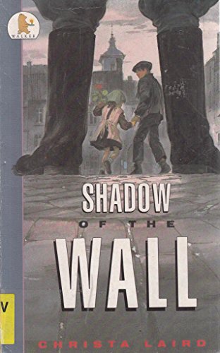 9780744517590: Shadow Of The Wall