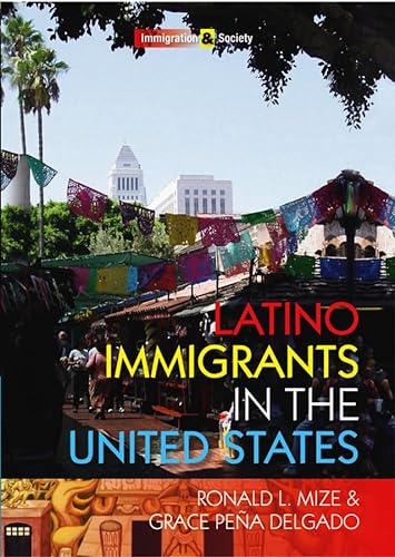 Beispielbild fr Latino Immigrants in the United States zum Verkauf von Better World Books