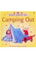 9780746060490: Camping Out (Farmyard Tales)