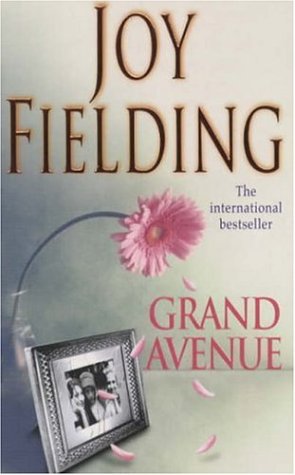 Imagen de archivo de Grand Avenue a la venta por WorldofBooks