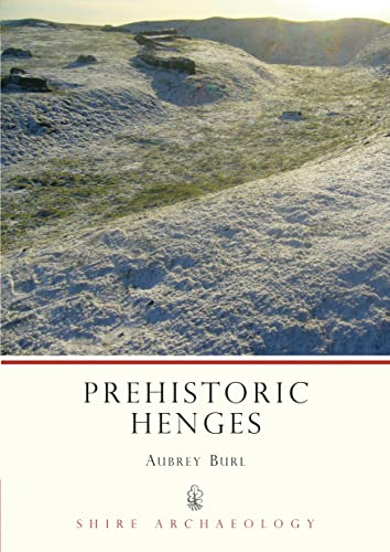 Beispielbild fr Prehistoric Henges (Shire Archaeology) zum Verkauf von SecondSale