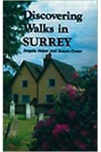 Beispielbild fr Discovering Walks in Surrey (Discovering S.) zum Verkauf von Reuseabook