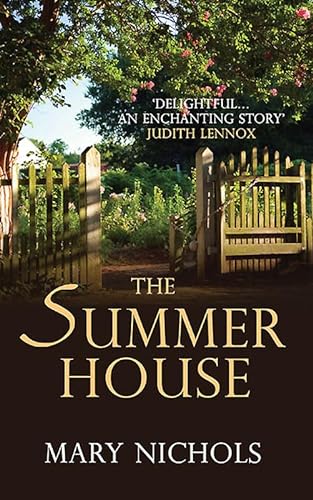 Beispielbild fr The Summer House : The Moving and Heartwarming Family Story zum Verkauf von Better World Books: West