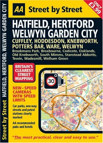 AA Street by Street: Hatfield, Hertford, Welwyn Garden City (9780749558086) by AA Publishing