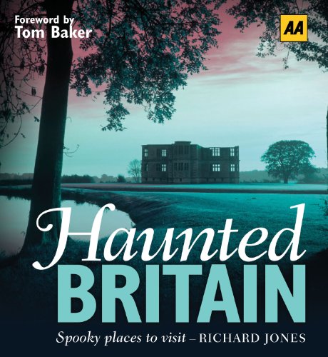 Imagen de archivo de Haunted Britain a la venta por WorldofBooks