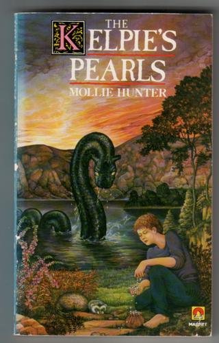 9780749705237: The Kelpie's Pearls