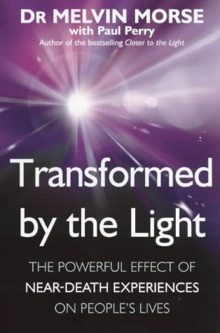 Imagen de archivo de Transformed By The Light: The powerful effect of near-death experiences on people's lives a la venta por WorldofBooks