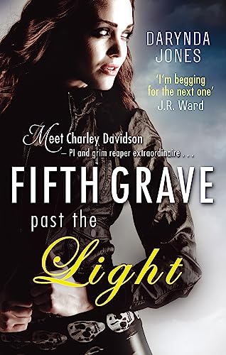 Beispielbild fr Fifth Grave Past the Light (Charley Davidson) zum Verkauf von Goodwill Books