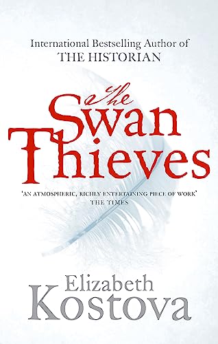Imagen de archivo de The Swan Thieves a la venta por Blackwell's