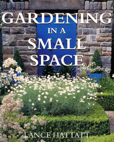9780752524597: Gardening in a Small Space