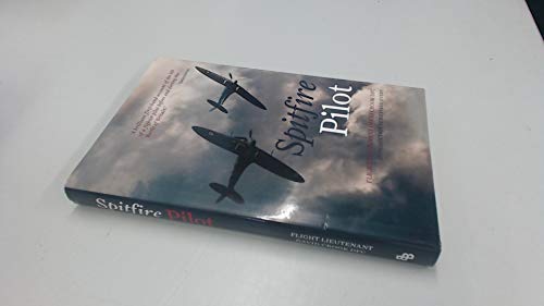 Imagen de archivo de Spitfire Pilot a la venta por Better World Books
