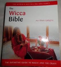 Beispielbild fr Wicca Bible zum Verkauf von WorldofBooks