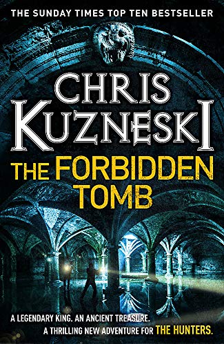 Imagen de archivo de The Forbidden Tomb (The Hunters 2) a la venta por KuleliBooks