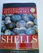 Beispielbild fr Shells (Smithsonian Handbooks) zum Verkauf von New Legacy Books