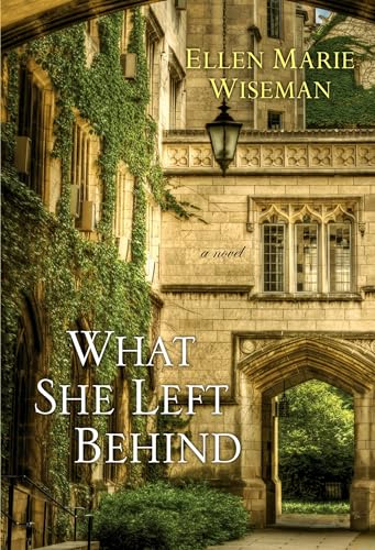 Imagen de archivo de What She Left Behind : A Haunting and Heartbreaking Story of 1920s Historical Fiction a la venta por Better World Books