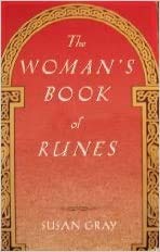 Beispielbild fr The woman's book of runes zum Verkauf von Better World Books