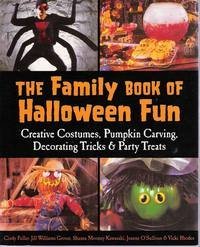 Imagen de archivo de The Family Book Of Halloween Fun a la venta por medimops