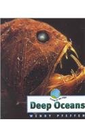 Imagen de archivo de Deep Oceans (Living on the Edge) a la venta por BookHolders