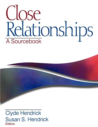 9780761916062: Close Relationships: A Sourcebook