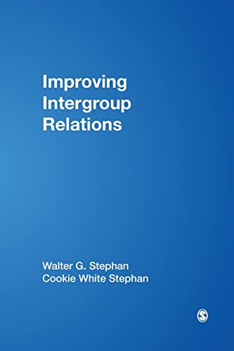 Imagen de archivo de Improving Intergroup Relations a la venta por Grey Matter Books