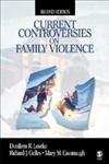 9780761921066: CURRENT CONTROVERSIES ON FAMILY VIOLENCE