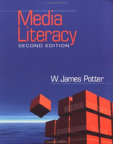 9780761923152: Media Literacy