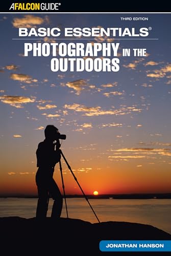 9780762740925: Basic Essentials Photography in the Outdoors (Basic Essentials Series)