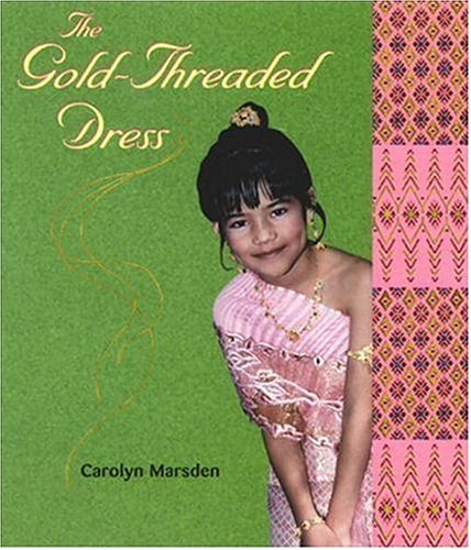 9780763615697: The Gold-Threaded Dress